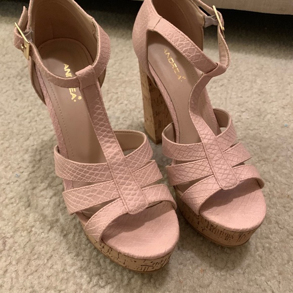 Heels - Picture 2 of 3